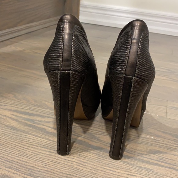 BCBG heels - Picture 5 of 6